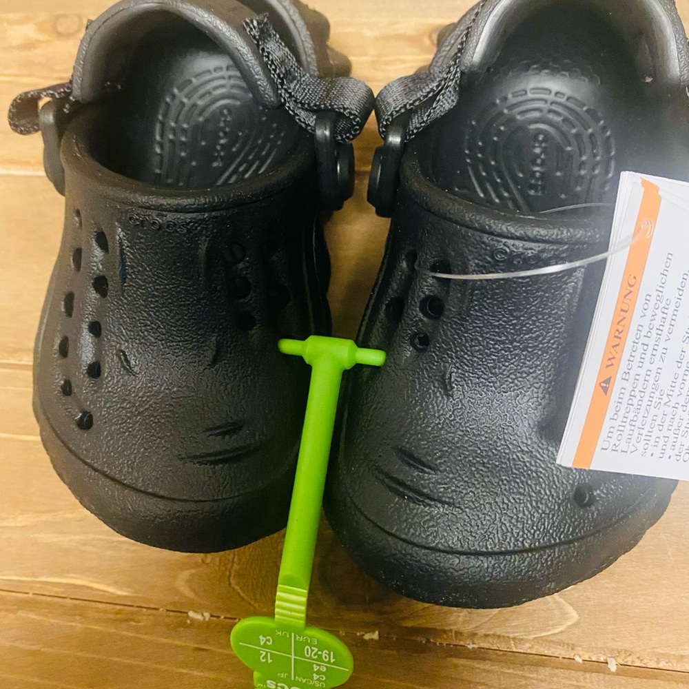 New  KIDS' CROCS ECHO CLOG SHOES size 4 black